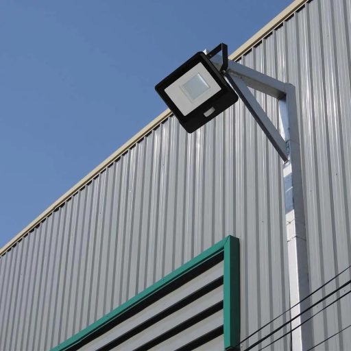 V-TAC 20W MOZGÁSÉRZÉKELŐS LED REFLEKTOR 100° 4000K FEKETE HÁZAS (SAMSUNG CHIP) - 20284