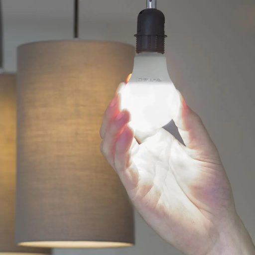 V-TAC LED izzó  infra távirányítóval E14 P45 4.8W 180° RGB + 3000K kisgömb - 212775