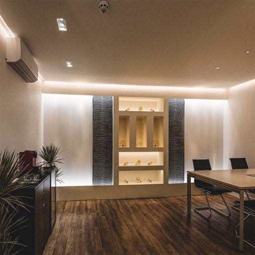 V-TAC LED szalag SMD2835 121LED/M 10.5W/M 220V IP65 6500K 10M/Tekercs - 23729