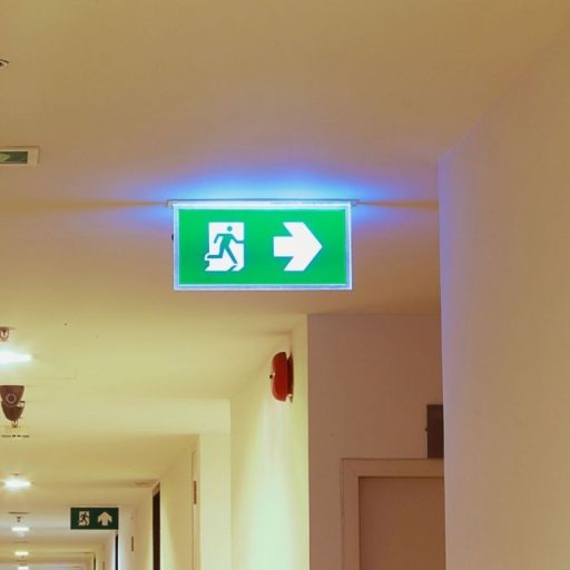 V-TAC 2W LED Süllyeszthető vészkijárat jelző lámpa 6000K - 835