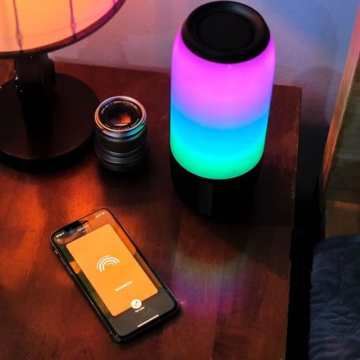 V-TAC 2x3W LED Bluetooth hangszóró USB és Kártya olvasóval Fekete színű - 8570