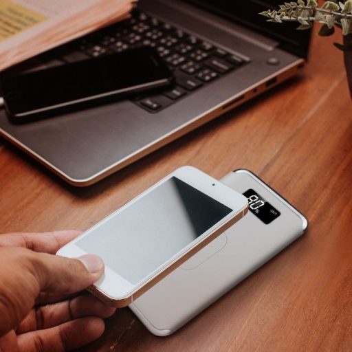 V-TAC Powerbank kijelzővel, vezeték nélküli töltéssel 10000mAh fehér - 8854